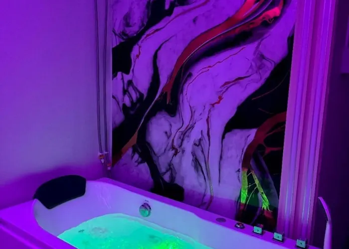 Urban Deca Homes Aparthotel 3*